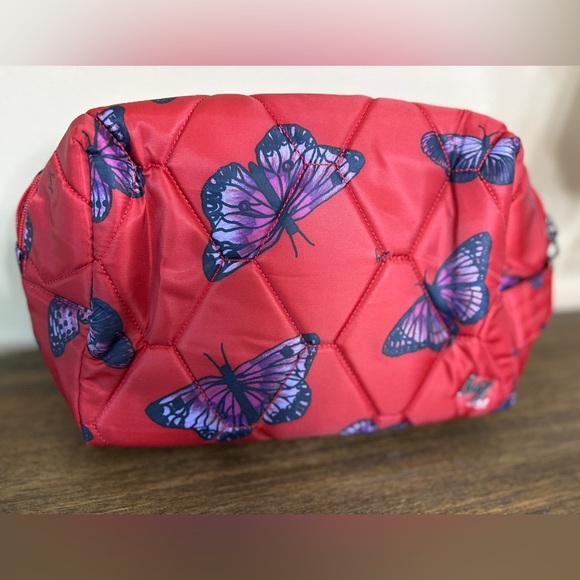 Lug Bumper Toiletries Bag. Butterfly Poppy. NWT - Picture 2 of 9